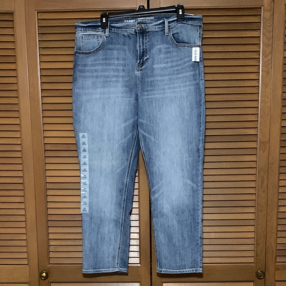 NWT Old Navy Mid Rise Perfect Straight Jeans 16